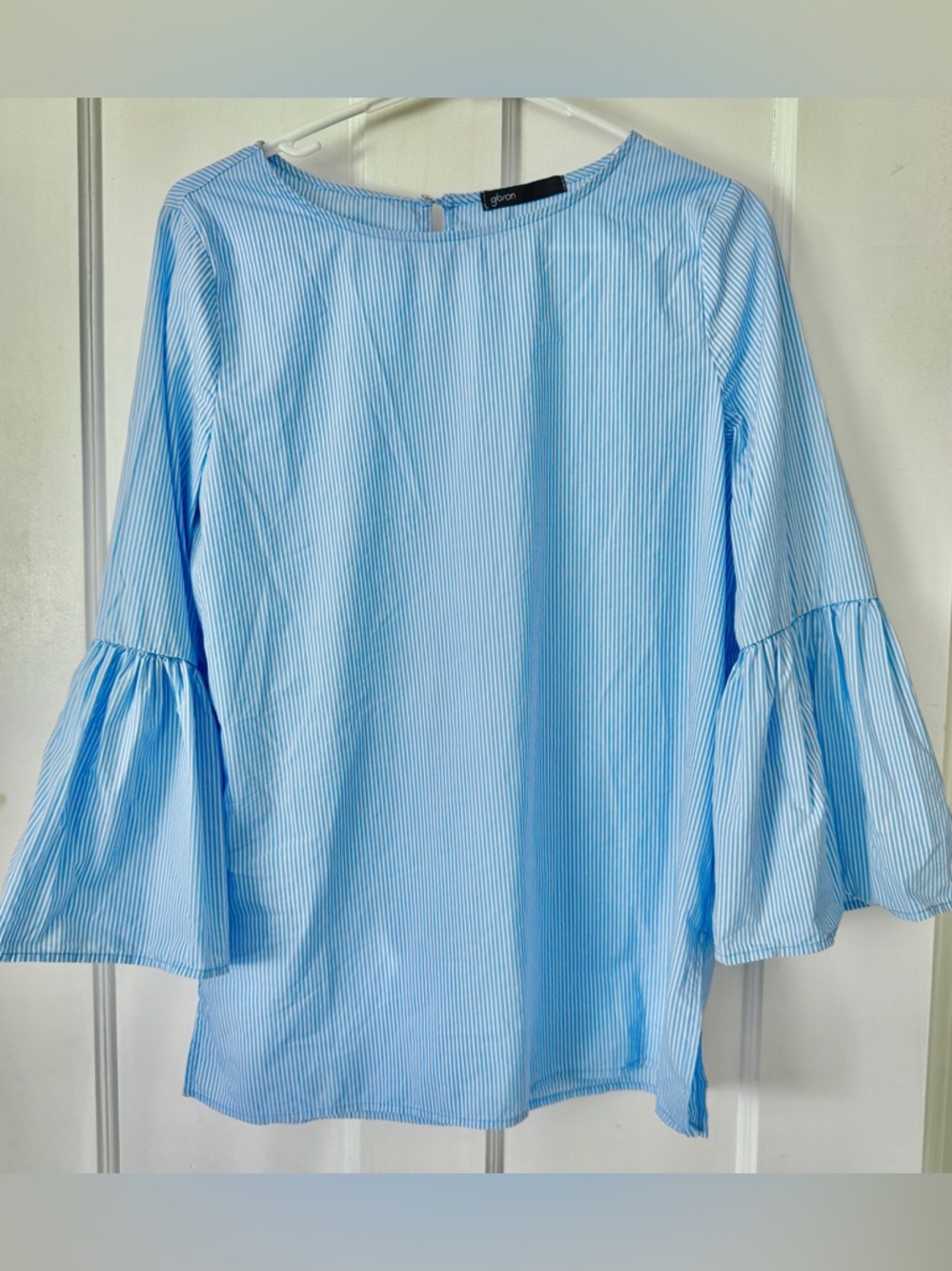 Gibson Women’s Small Sky Blue Pinstripe Bell-Sleeve Blouse Top Shirt 🩵